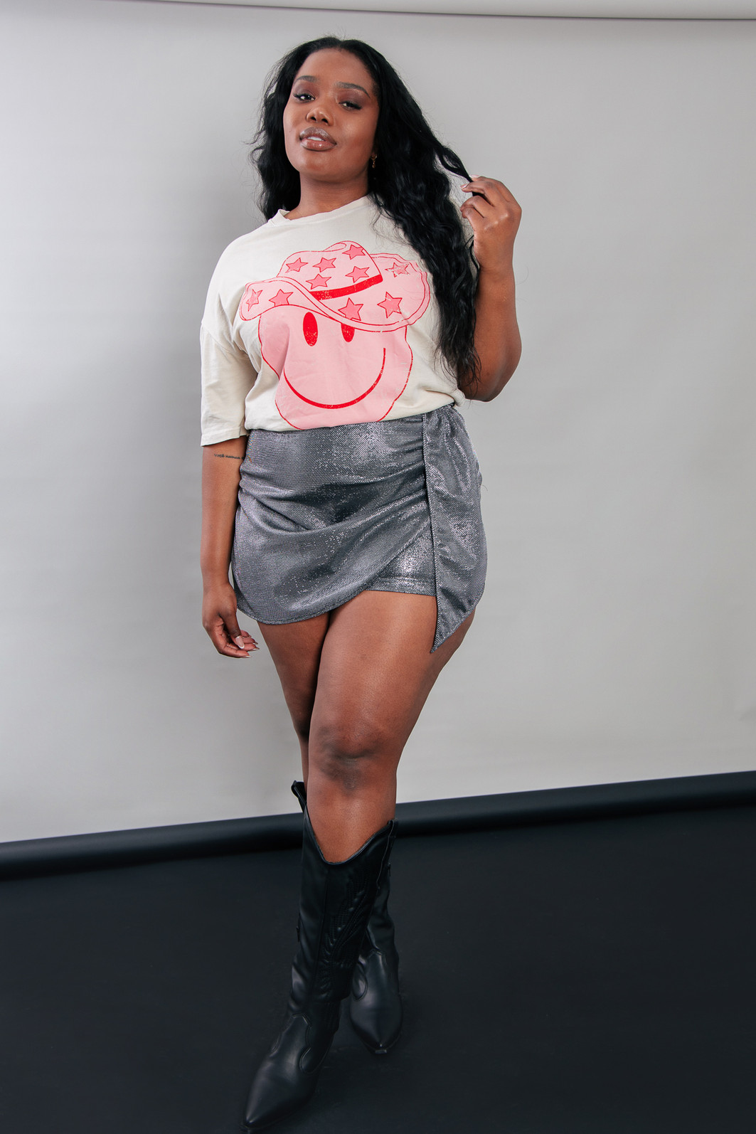 SHORT SAIA MALHA PRATA COM DETALHE FRENTE