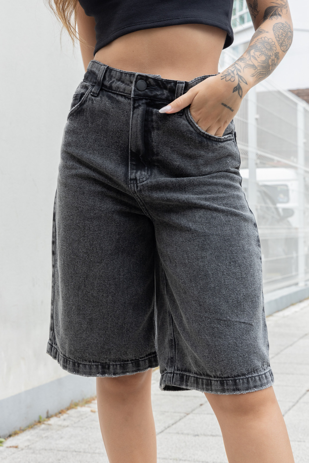 BERMUDA JORTS DE SARJA PRETA BERMUDA JORTS DE SARJA PRETA