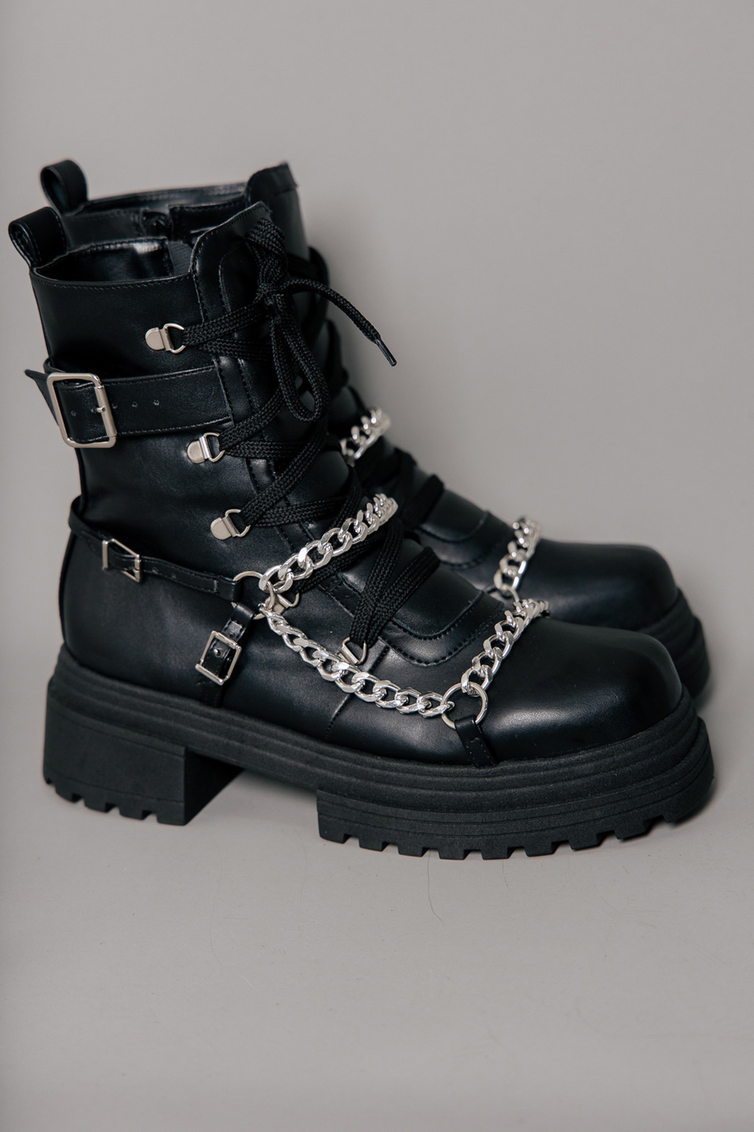 COTURNO COM FIVELAS E CORRENTES