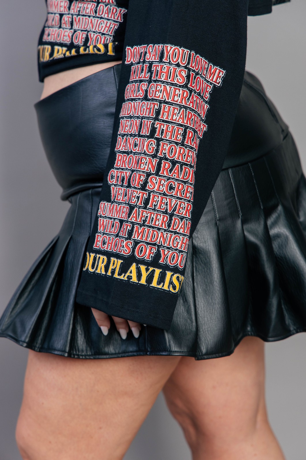 BLUSA SEM FRENTE MANGA LONGA PRETA K-POP BLUSA SEM FRENTE MANGA LONGA PRETA K-POP