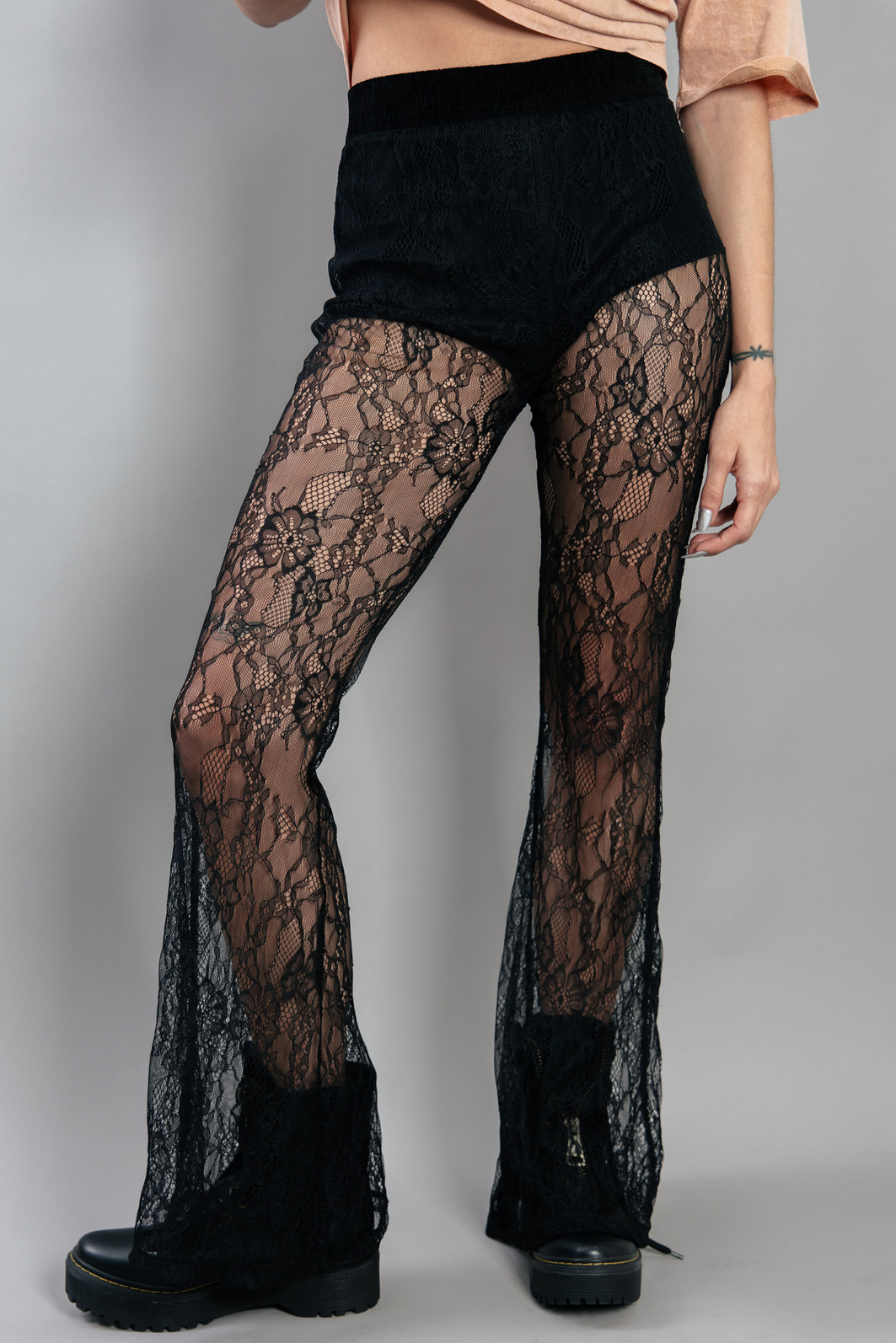 CALÇA SEM FORRO DE RENDA