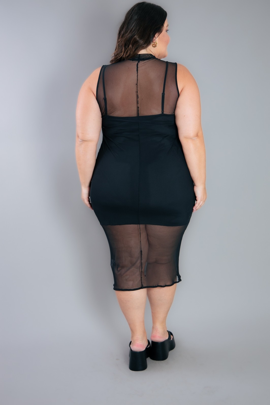 VESTIDO MIDI DE TULE PRETO VESTIDO MIDI DE TULE PRETO