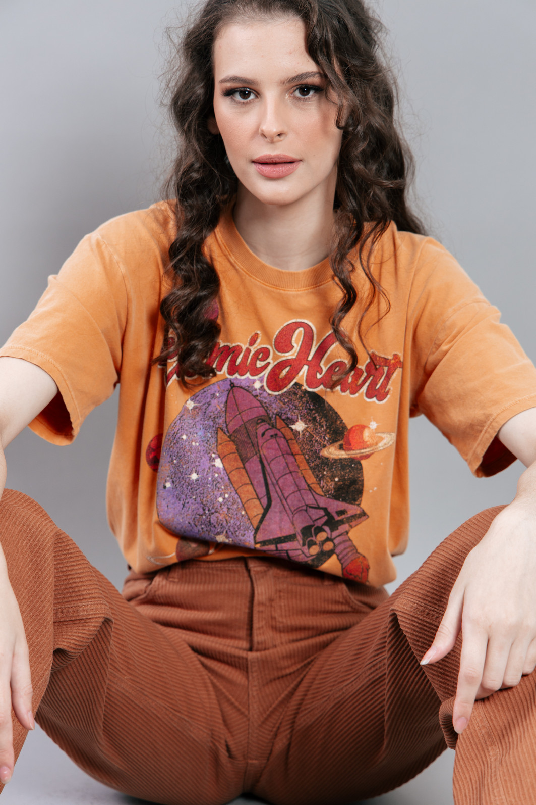 CAMISETA T-SHIRT VINTAGE AMARELA COSMIC CAMISETA T-SHIRT VINTAGE AMARELA COSMIC