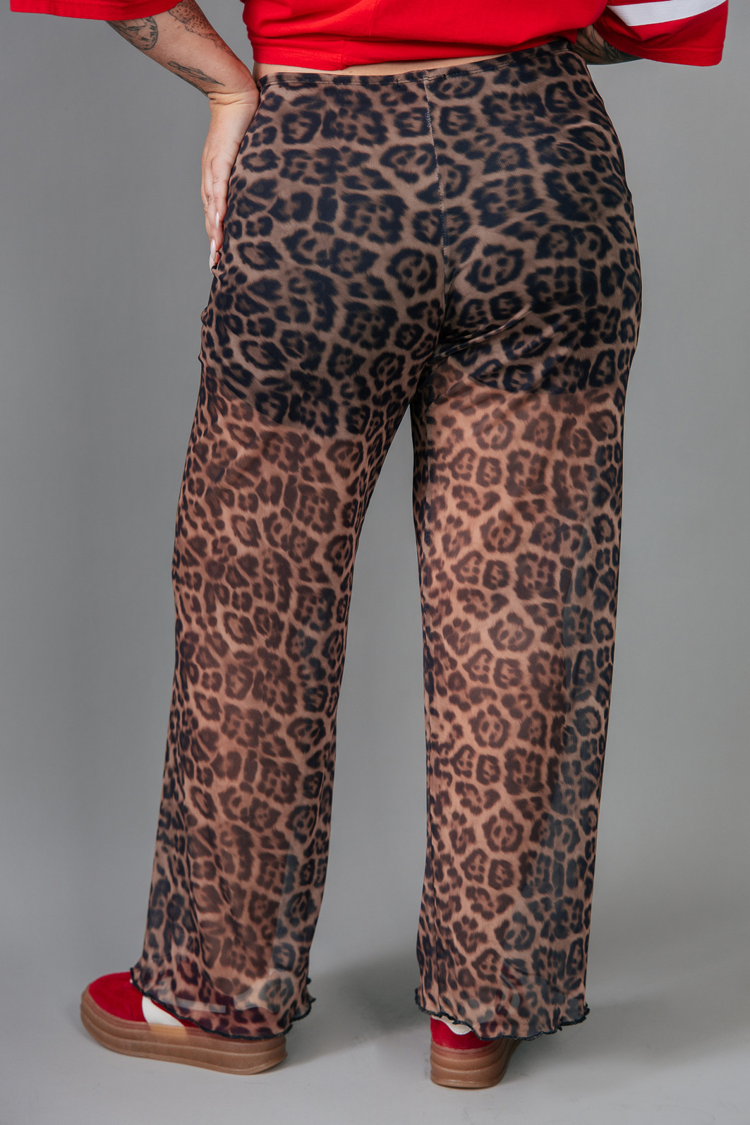 CALÇA ESTAMPA ONÇA NEW DE TULE COM FORRO CALÇA ESTAMPA ONÇA NEW DE TULE COM FORRO