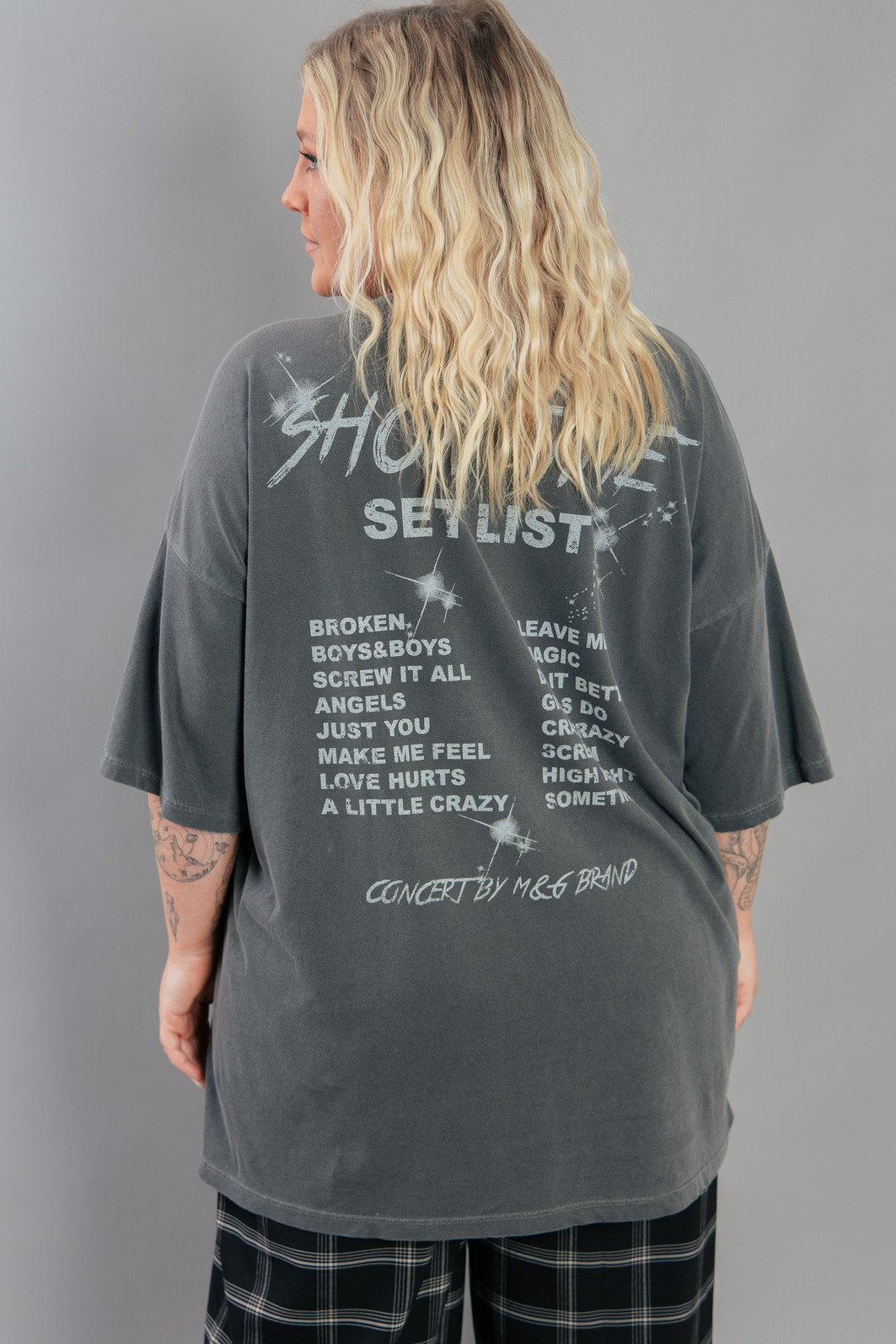 CAMISETA T-SHIRT OVERSIZED CHUMBO SHOW TIME