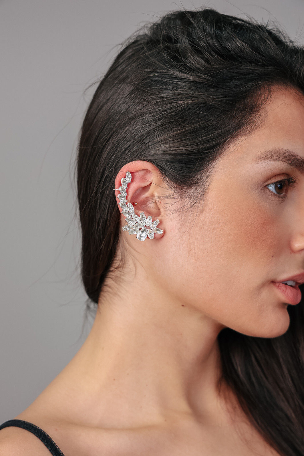 BRINCO EARCUFF DE PEDRARIA PRATA