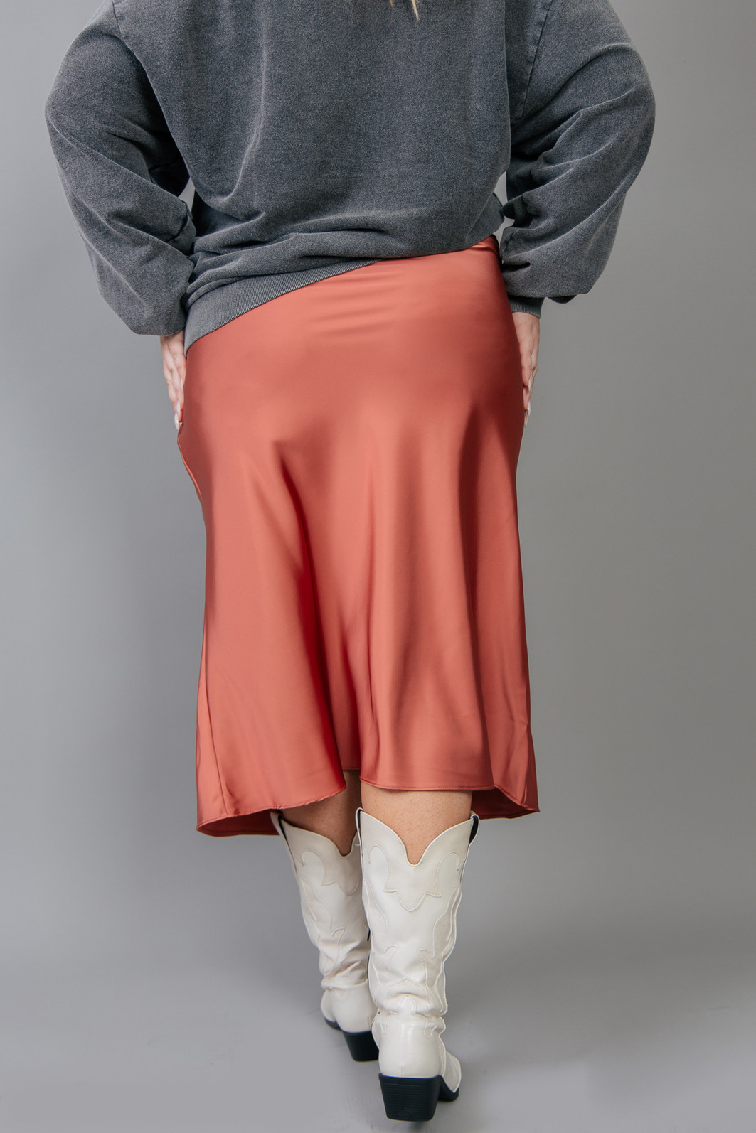 SAIA MIDI DE CETIM SEM FORRO MARSALA SAIA MIDI DE CETIM SEM FORRO MARSALA