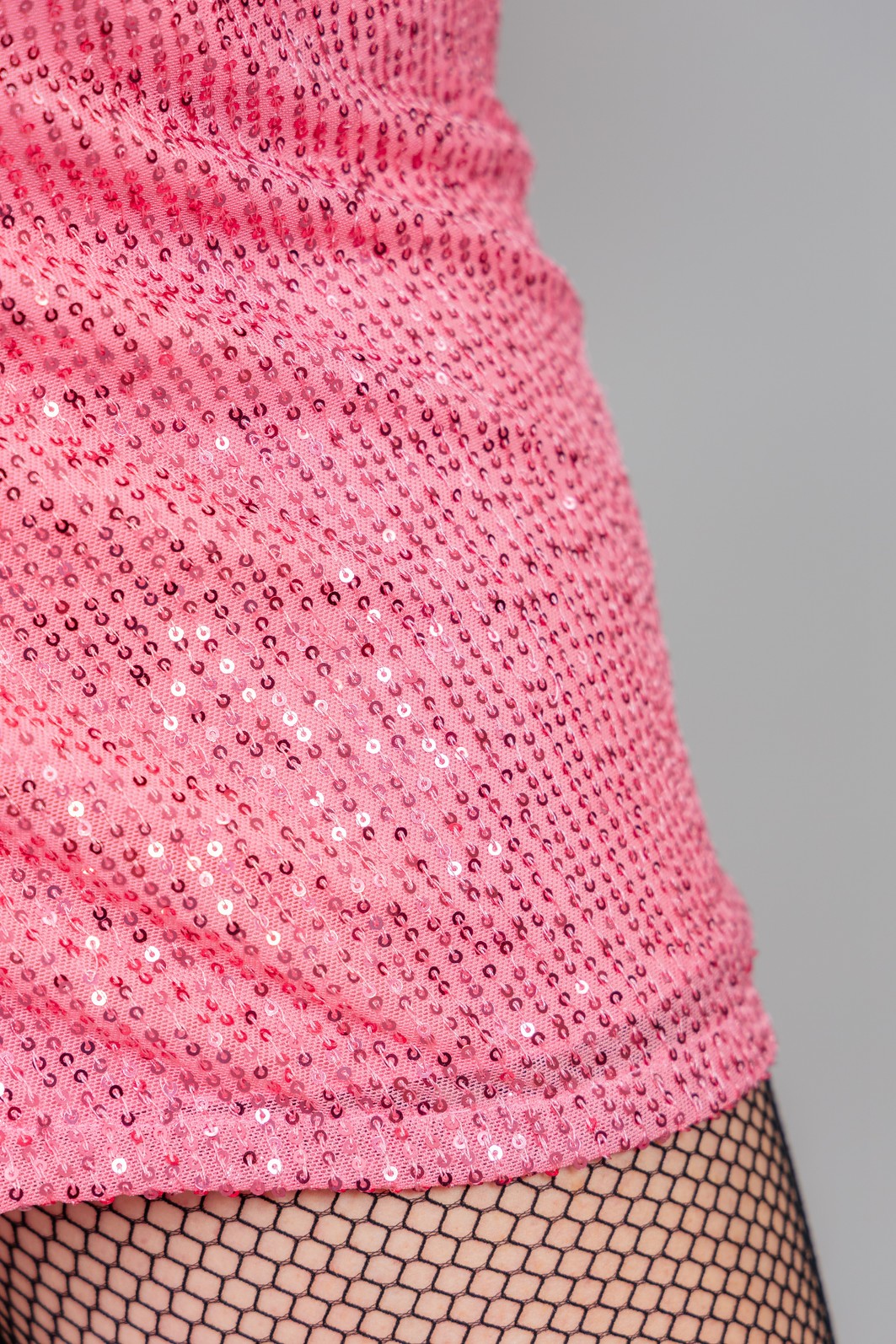 SAIA MINI COM AMARRAÇÃO DE PAETÊ ROSA SAIA MINI COM AMARRAÇÃO DE PAETÊ ROSA