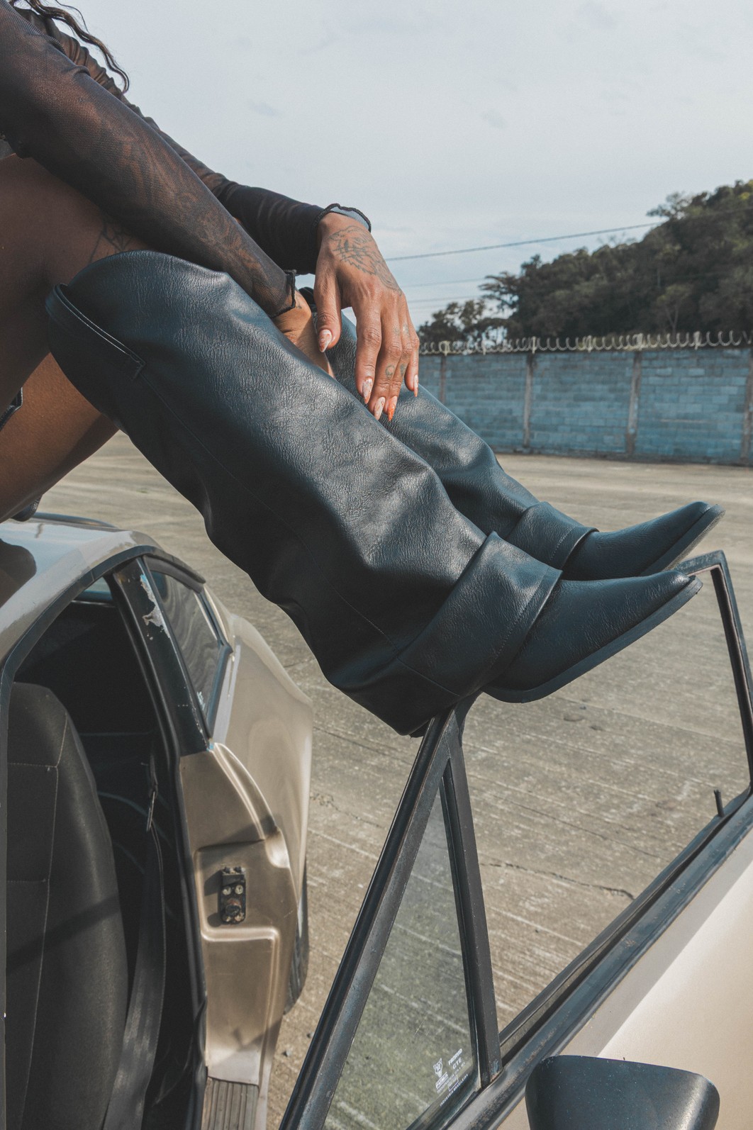 BOTA SLOUCHY PRETA BOTA SLOUCHY PRETA