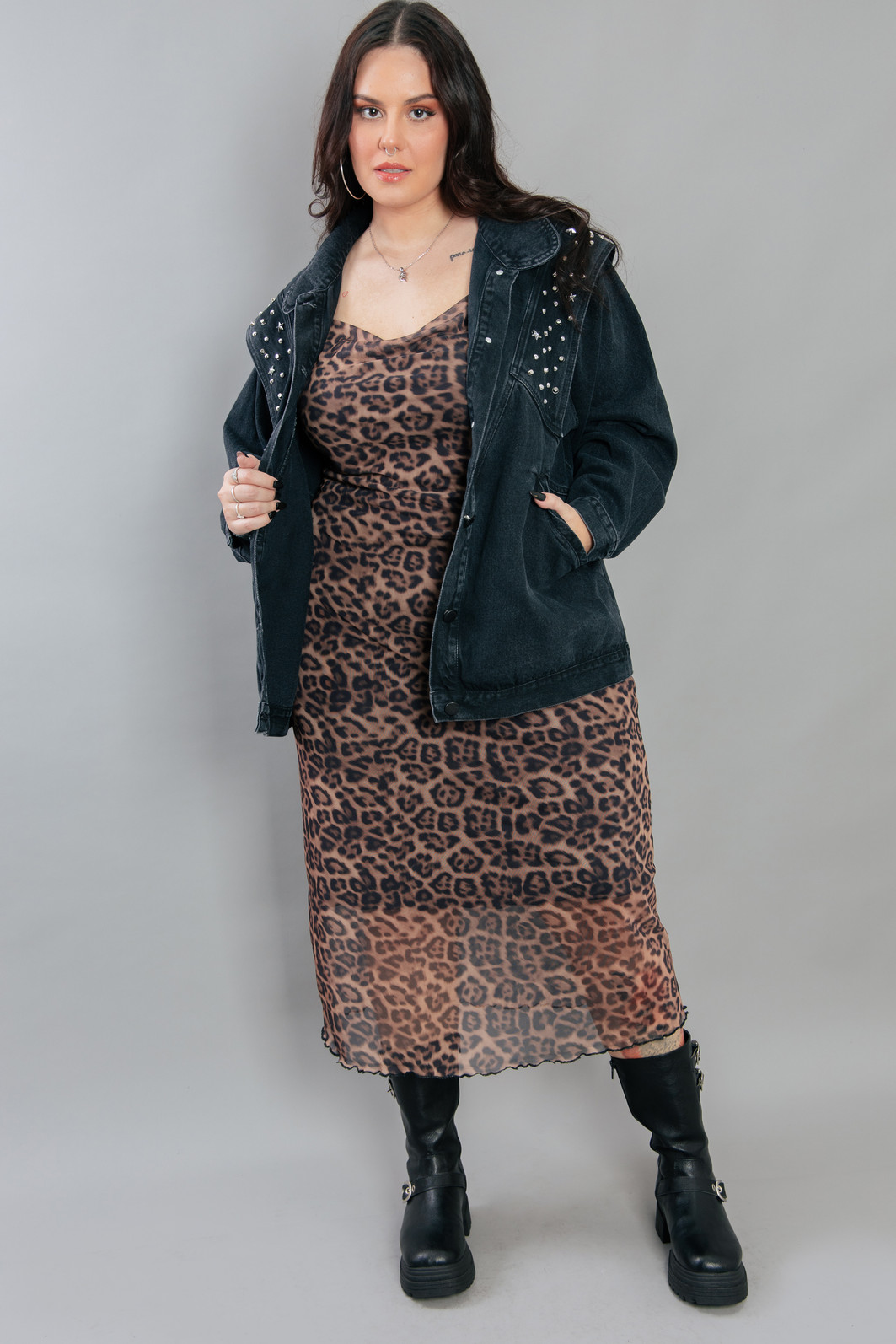 JAQUETA PRETA OVERSIZED 80S COM APLIQUES JAQUETA PRETA OVERSIZED 80S COM APLIQUES