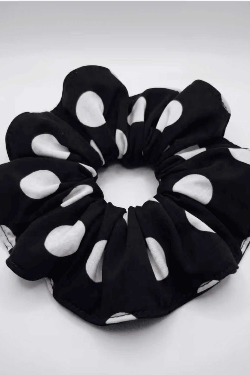 SCRUNCHIE POÁ P&B SCRUNCHIE POÁ P&B