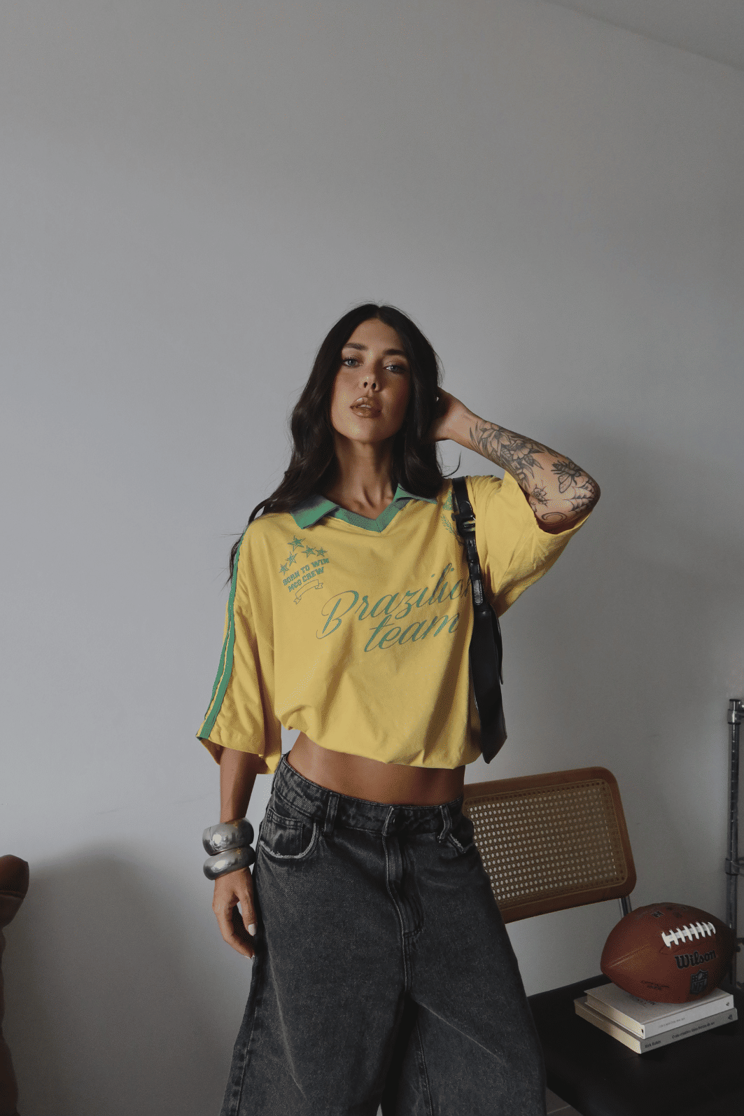CAMISETA T-SHIRT OVERSIZED AMARELA COM GOLA BRAZILIAN TEAM CAMISETA T-SHIRT OVERSIZED AMARELA COM GOLA BRAZILIAN TEAM