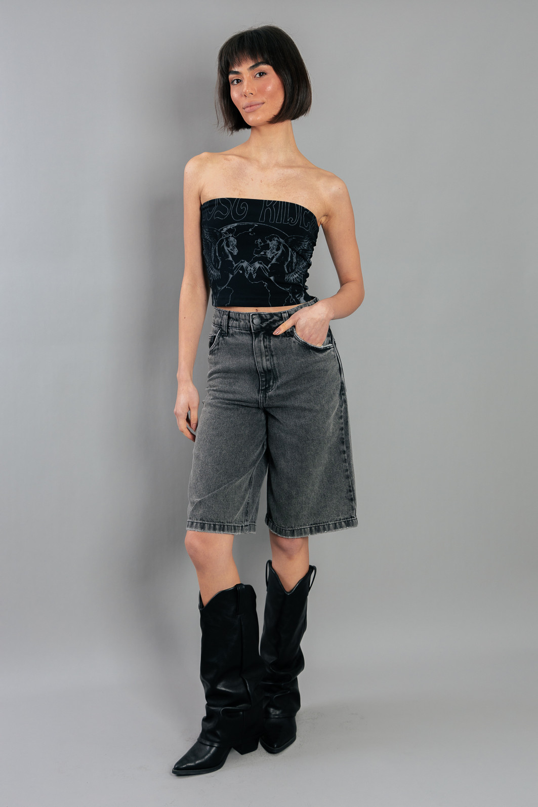 BERMUDA JORTS DE SARJA PRETA BERMUDA JORTS DE SARJA PRETA