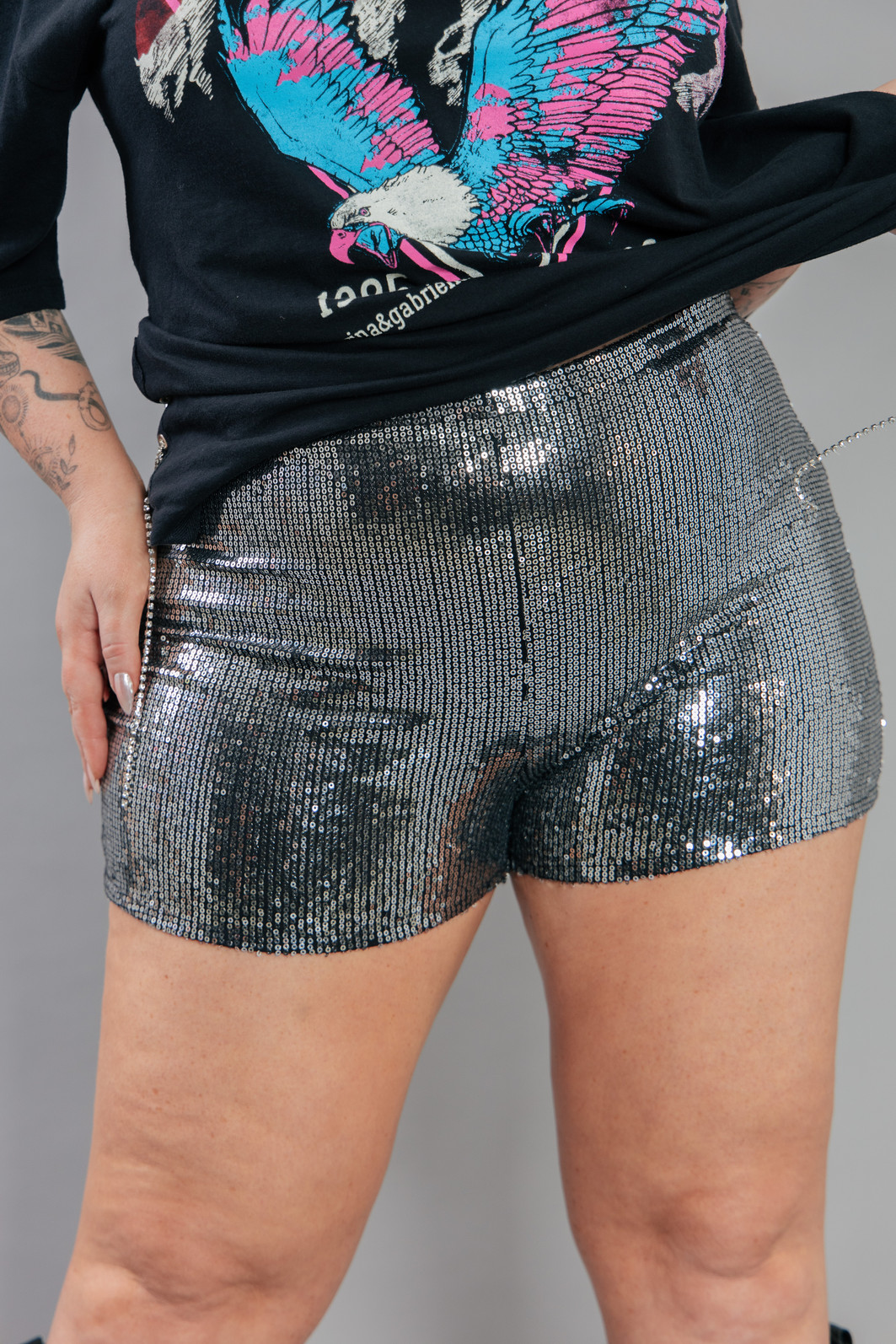 MINI SHORT PRATA DE PAETÊ