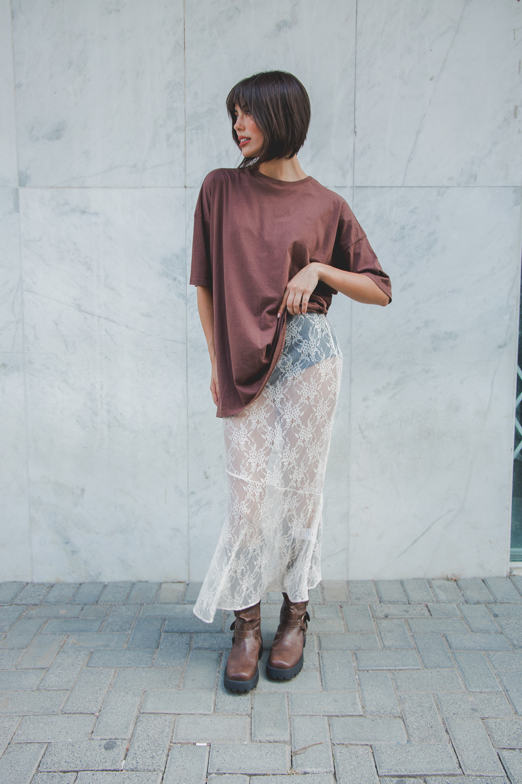 SAIA DE RENDA MIDI SEM FORRO OFF