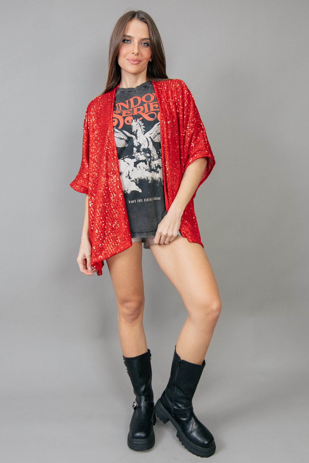 KIMONO AMPLO DE PAETÊ VERMELHO COM BORDADO MOUTH