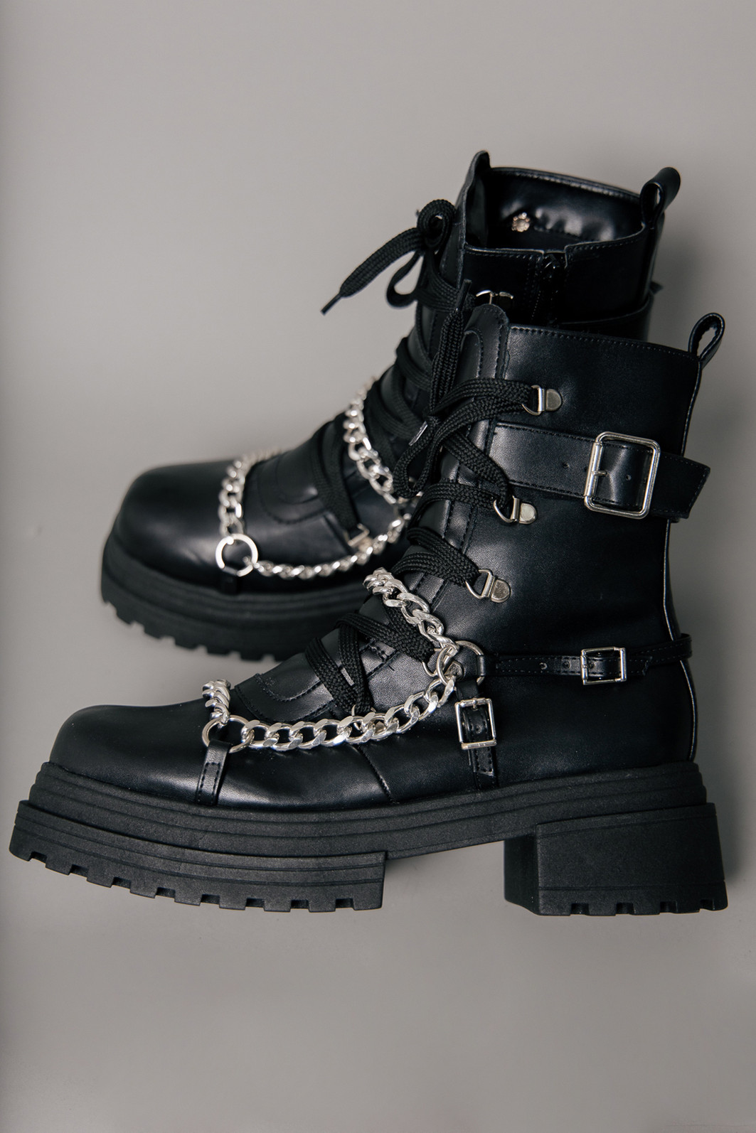 COTURNO COM FIVELAS E CORRENTES