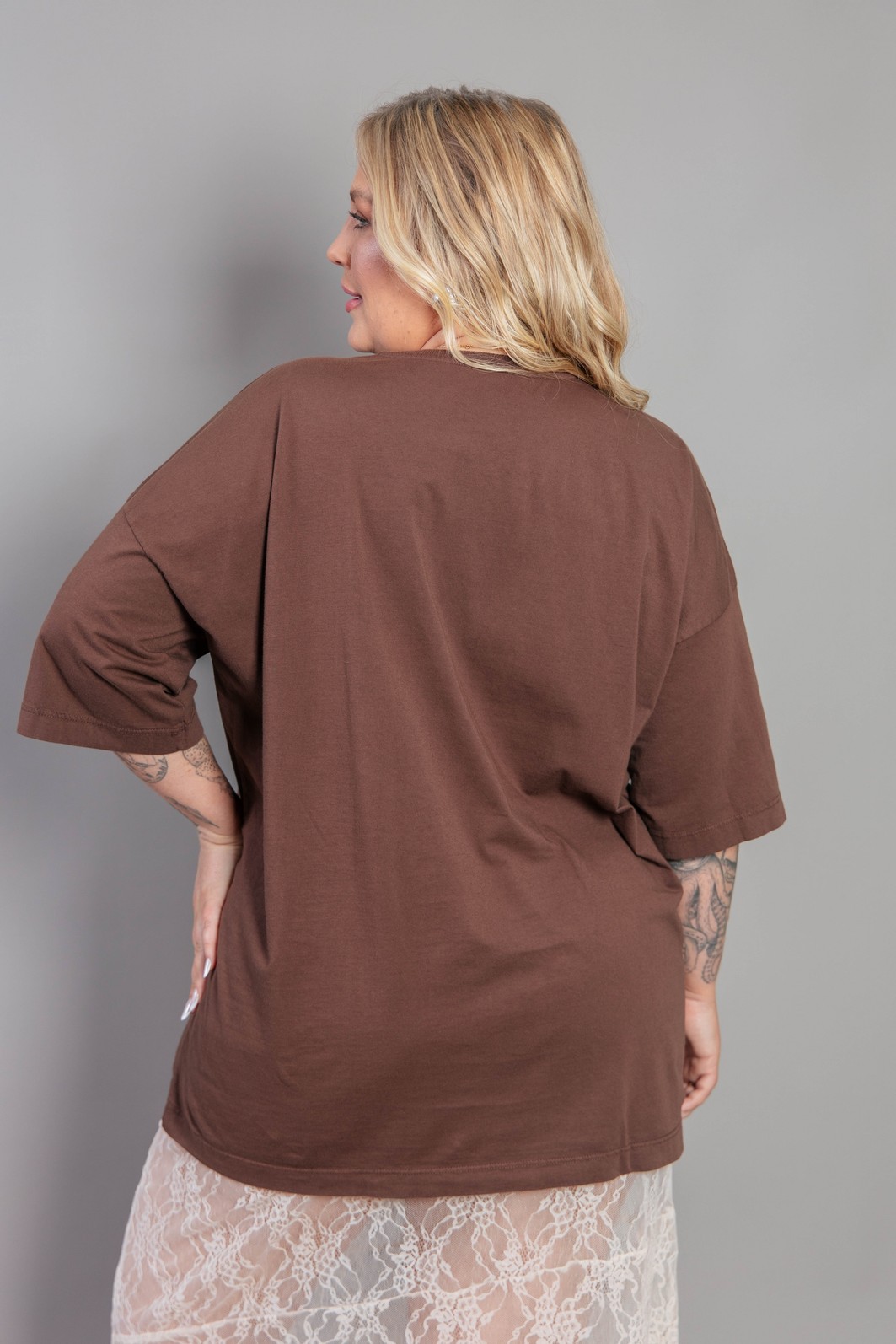 KIT 3 CAMISETAS BÁSICAS OVERSIZED