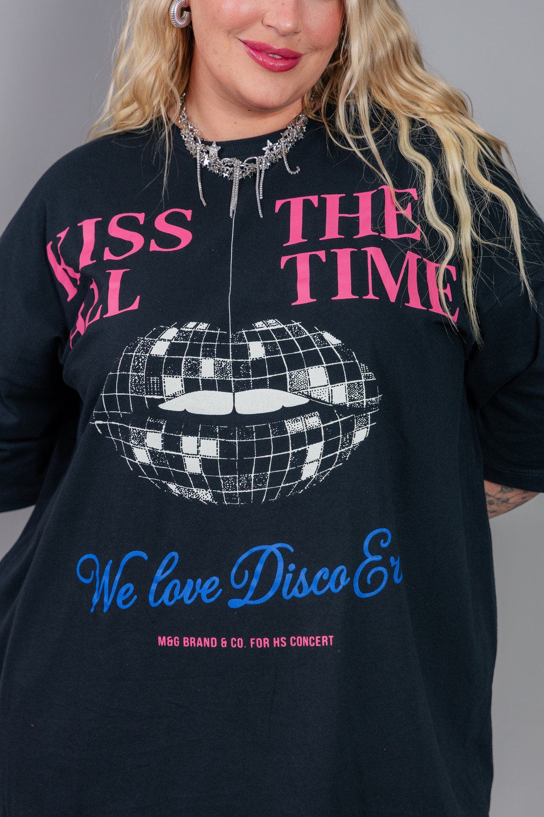 CAMISETA T-SHIRT OVERSIZED PRETA KISS AL THE TIME CAMISETA T-SHIRT OVERSIZED PRETA KISS AL THE TIME