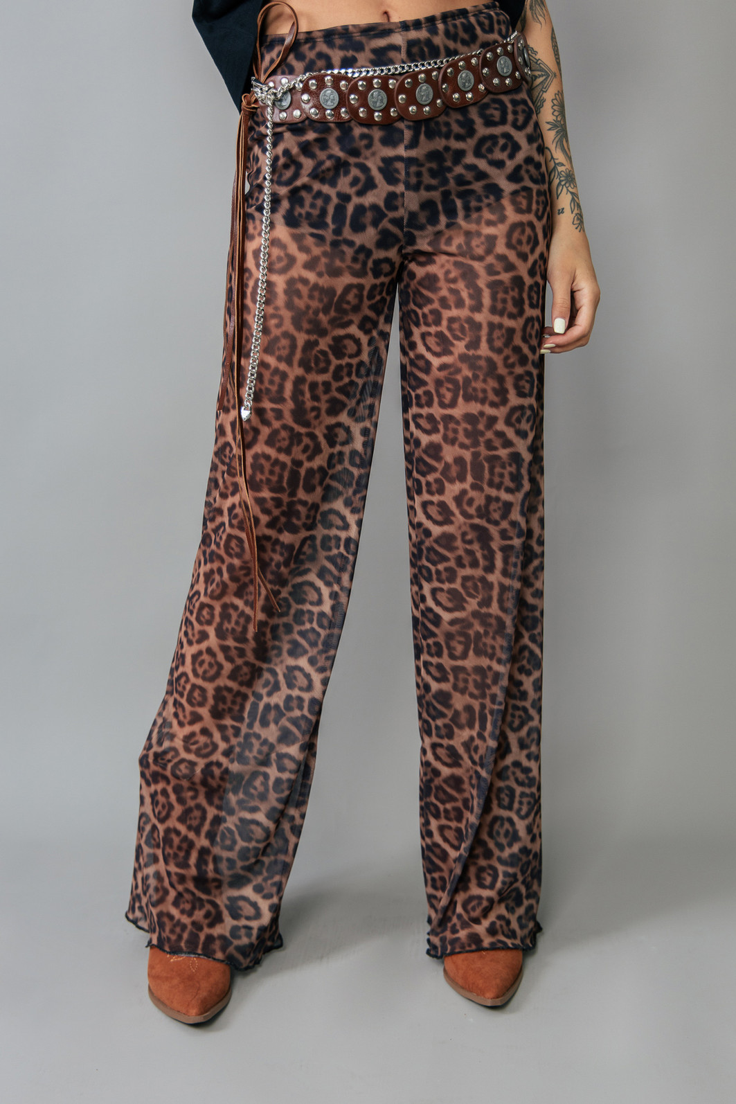 CALÇA ESTAMPA ONÇA NEW DE TULE COM FORRO CALÇA ESTAMPA ONÇA NEW DE TULE COM FORRO