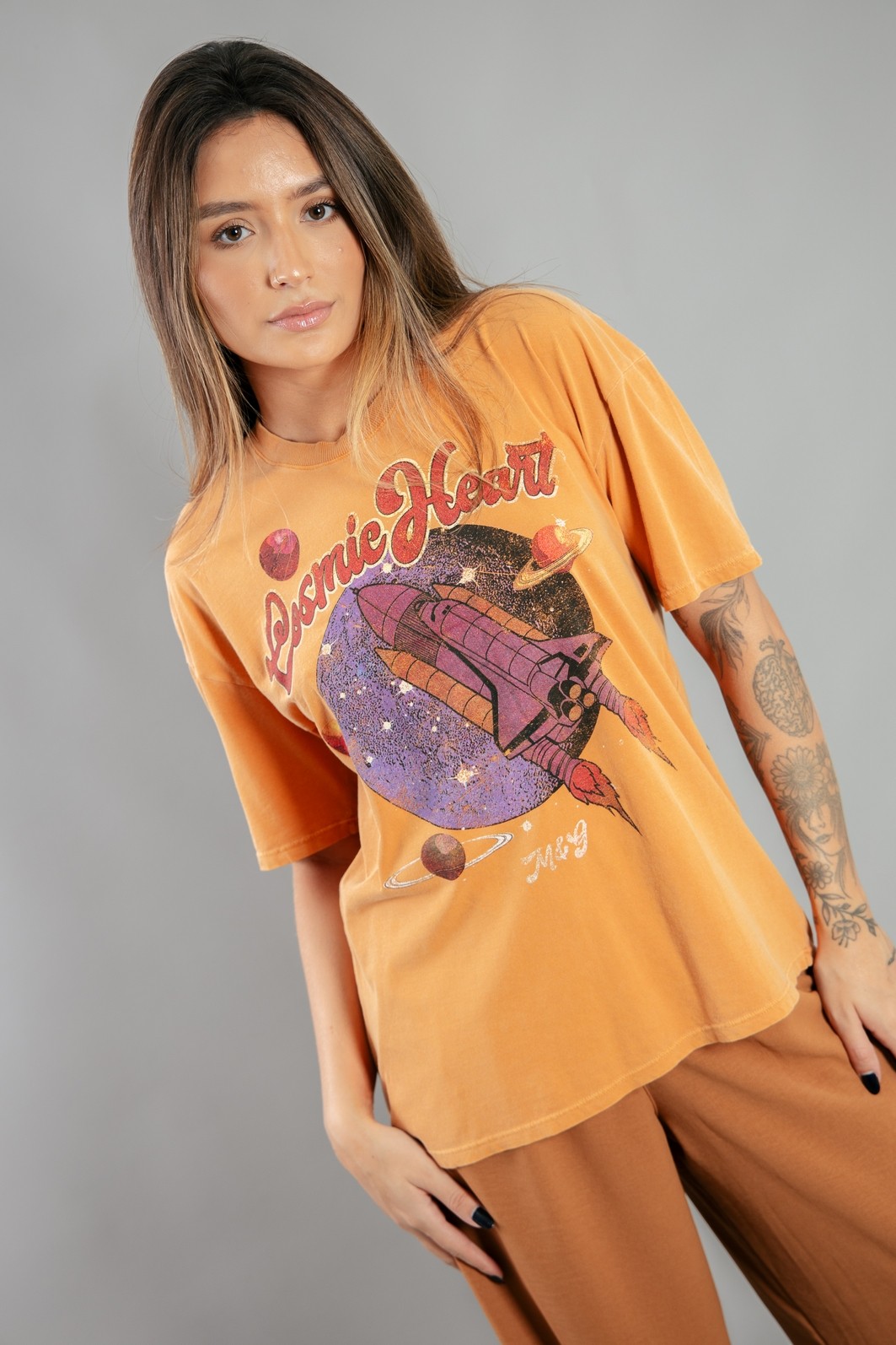 CAMISETA T-SHIRT VINTAGE AMARELA COSMIC CAMISETA T-SHIRT VINTAGE AMARELA COSMIC