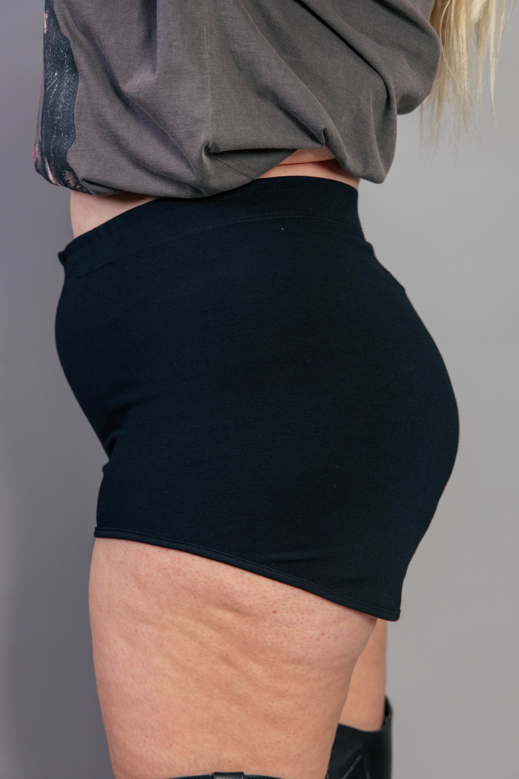SHORT MINI HOT PANT PRETO BÁSICO
