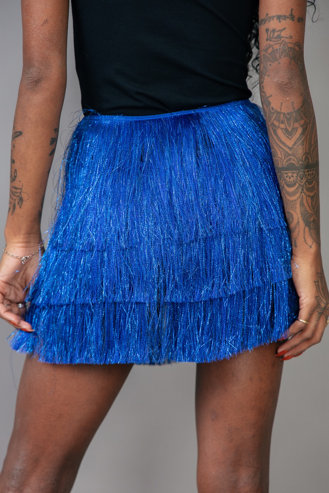 SHORT SAIA DE FRANJAS LONGAS AZUL SHORT SAIA DE FRANJAS LONGAS AZUL