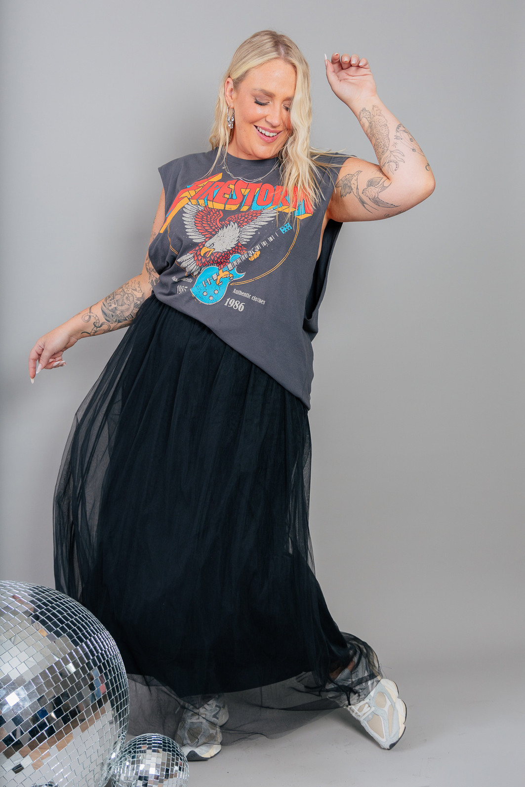 SAIA MIDI DE TULE PRETA COM FORRO