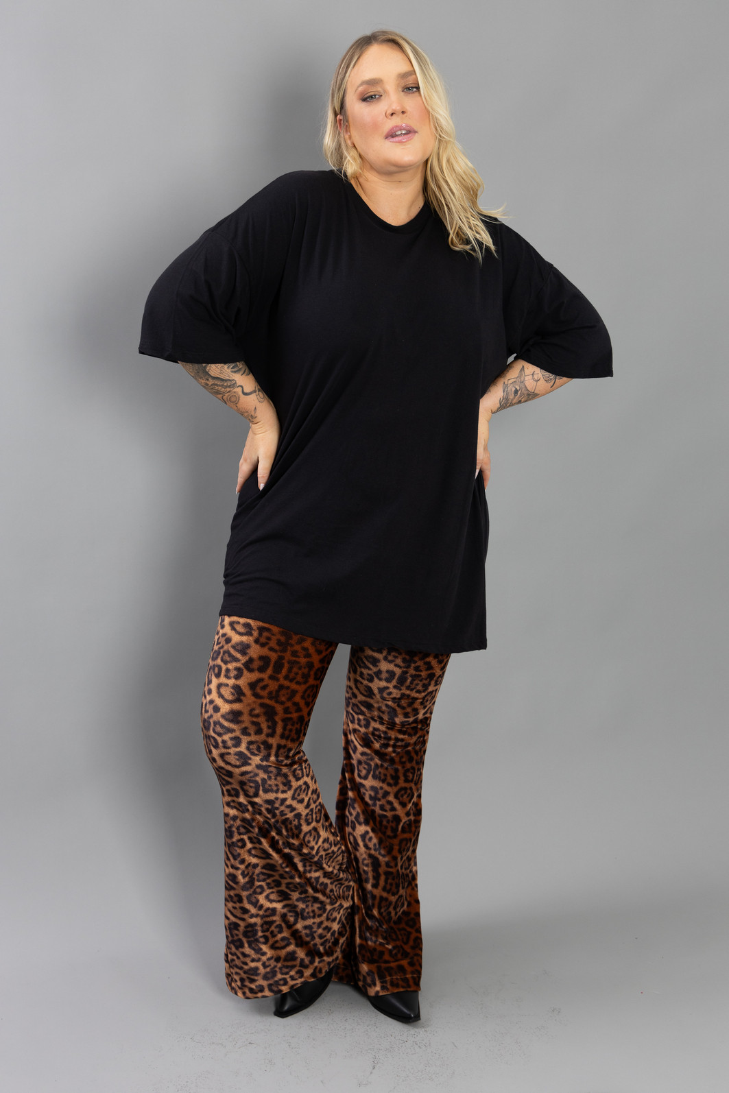 CAMISETA T-SHIRT OVERSIZED PRETA BÁSICA CAMISETA T-SHIRT OVERSIZED PRETA BÁSICA