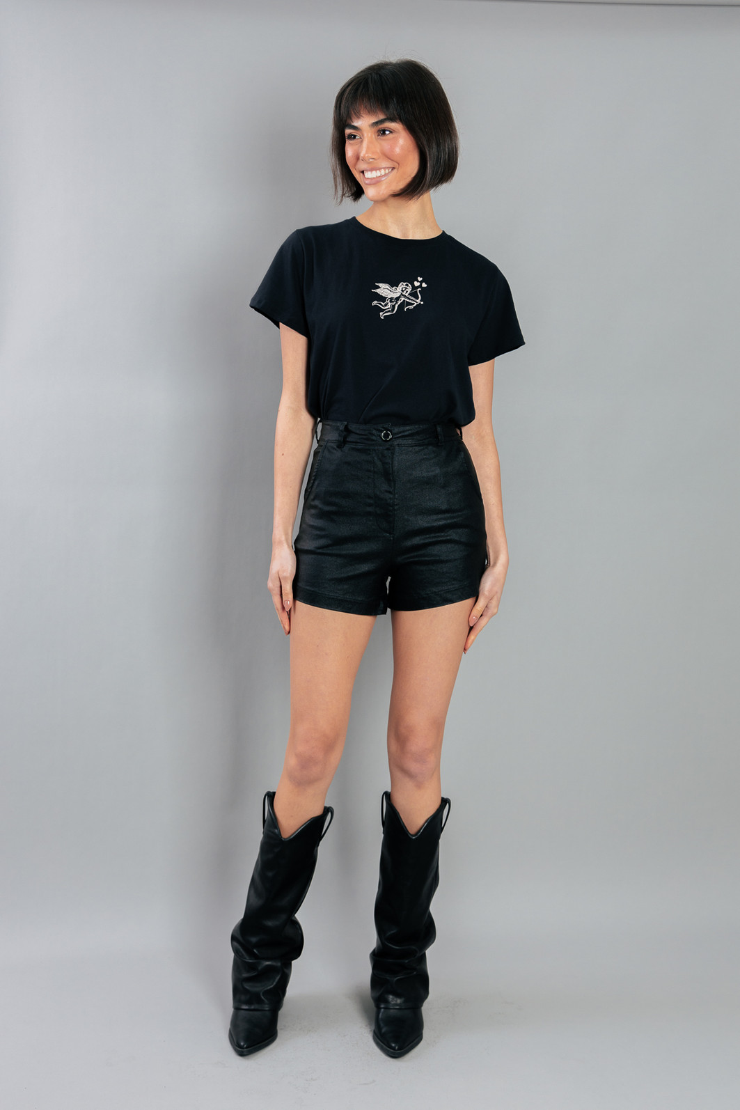 SHORT HOT PANT RESINADO PRETO