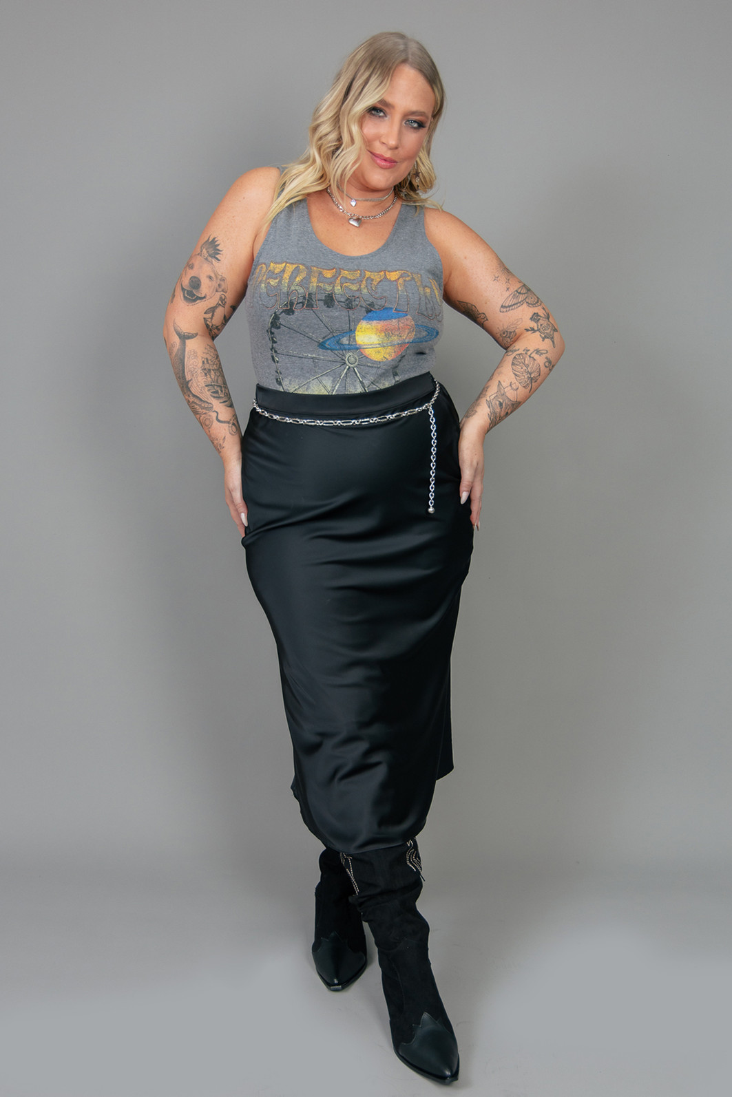 SAIA MIDI DE CETIM SEM FORRO PRETA SAIA MIDI DE CETIM SEM FORRO PRETA