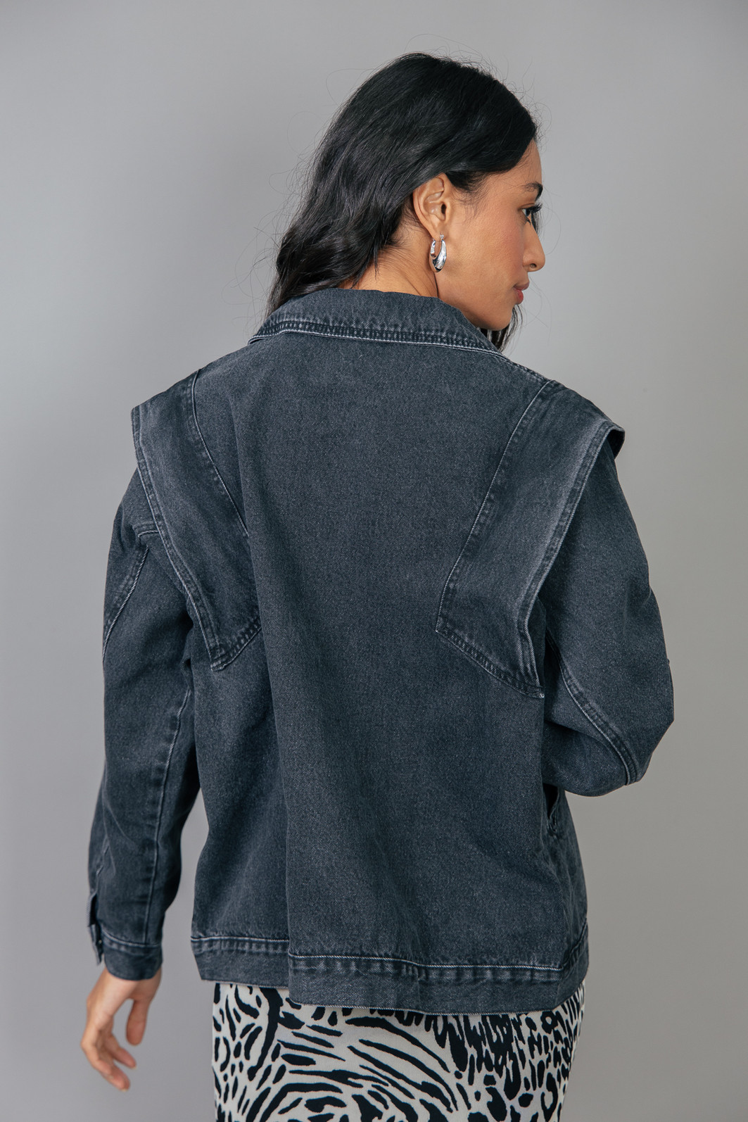 JAQUETA PRETA OVERSIZED 80s JAQUETA PRETA OVERSIZED 80s