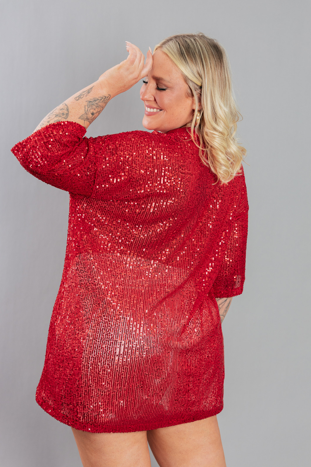 CAMISETA T-SHIRT OVERSIZED DE PAETÊ VERMELHO WINNER