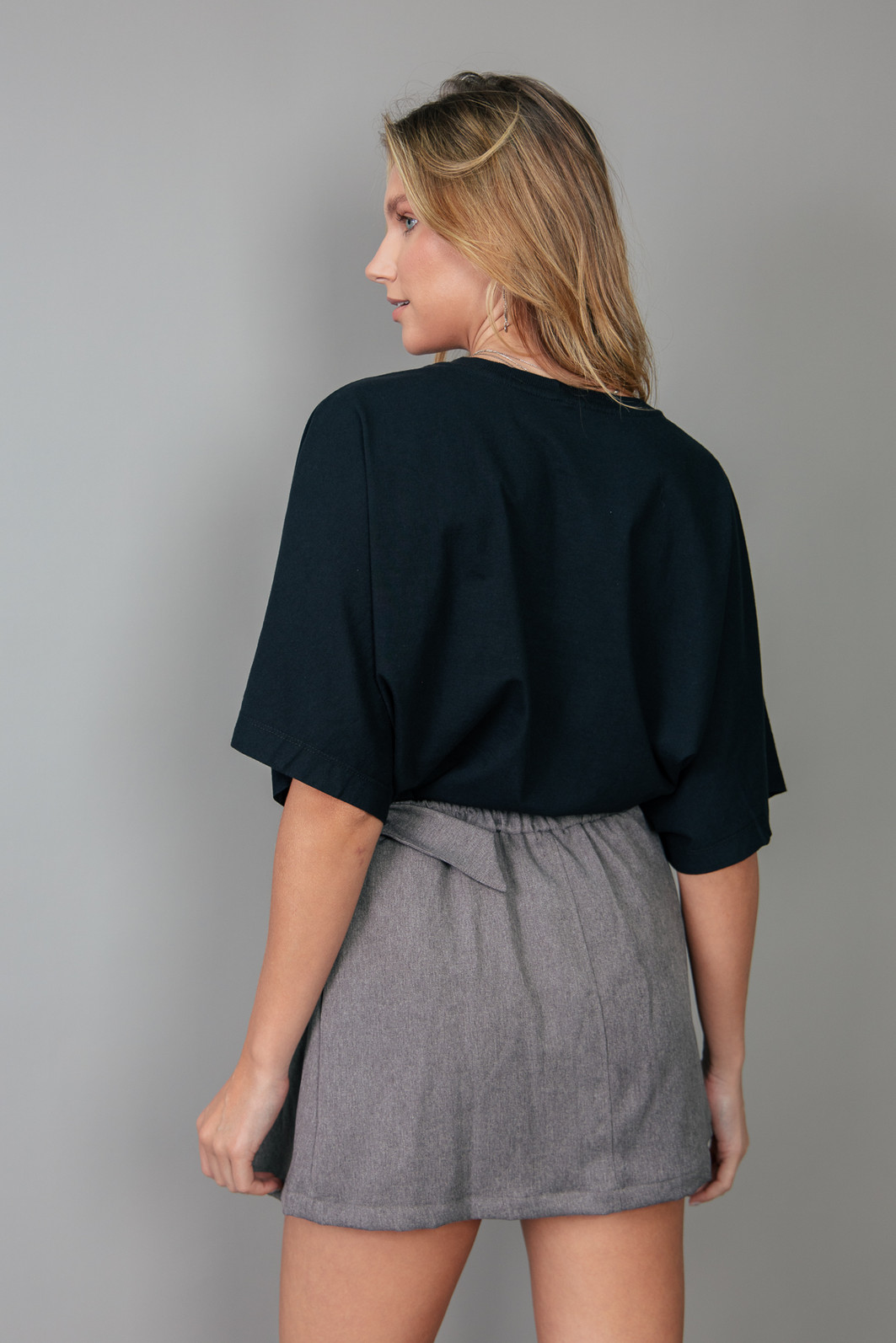 SAIA CINZA COM ILHOSES E FIVELAS SAIA CINZA COM ILHOSES E FIVELAS