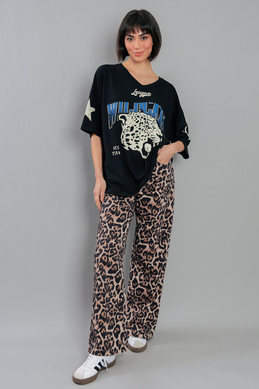 CALÇA SARJA WIDE ONCINHA CALÇA SARJA WIDE ONCINHA