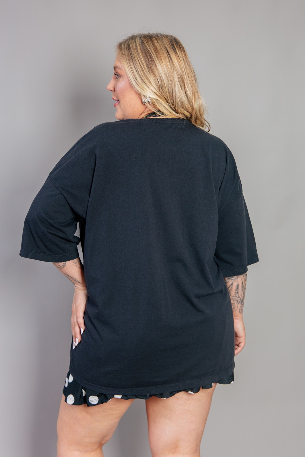 KIT 3 CAMISETAS BÁSICAS OVERSIZED