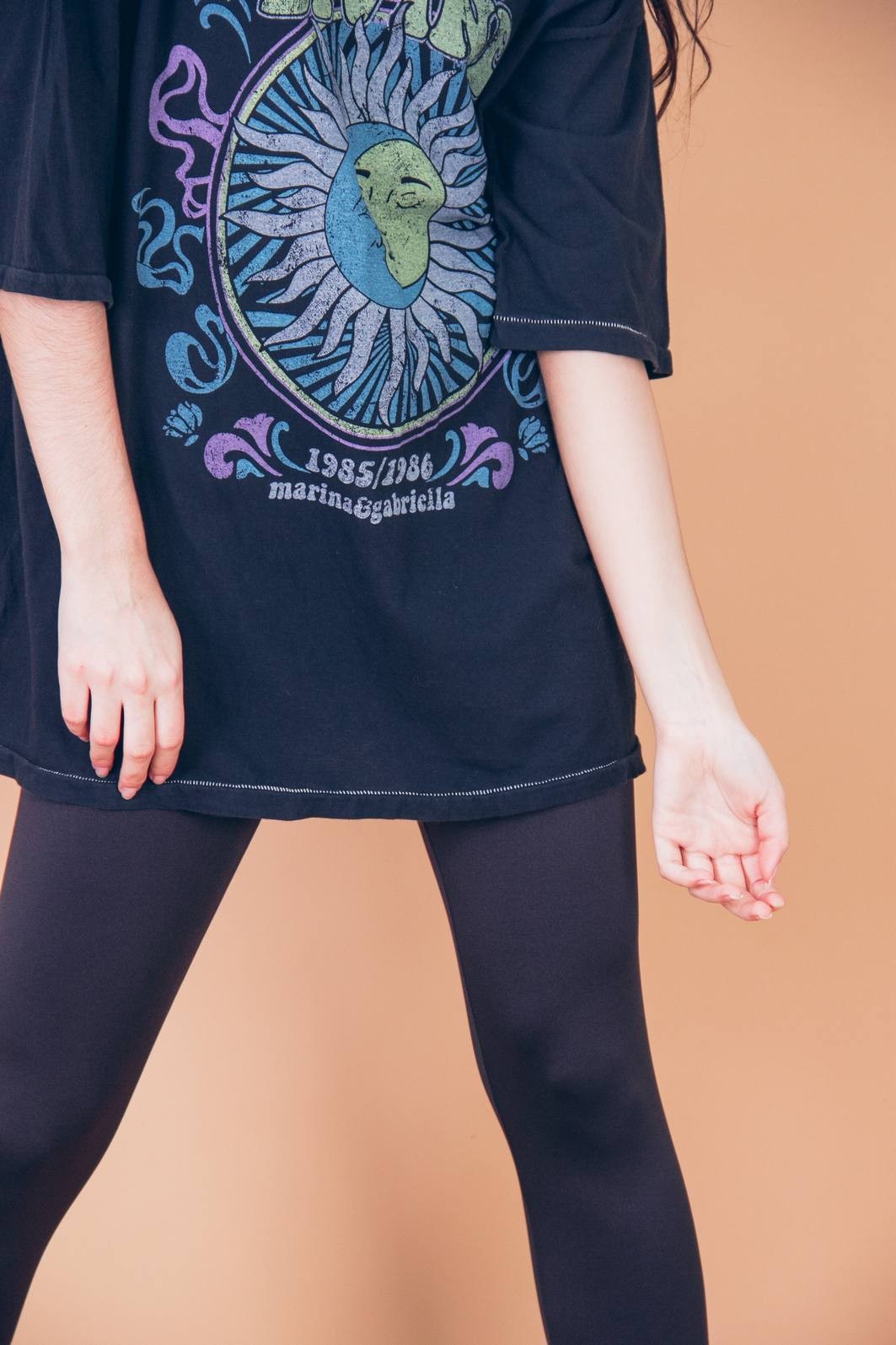 T-SHIRT OVERSIZED PRETA STAY DIVINE