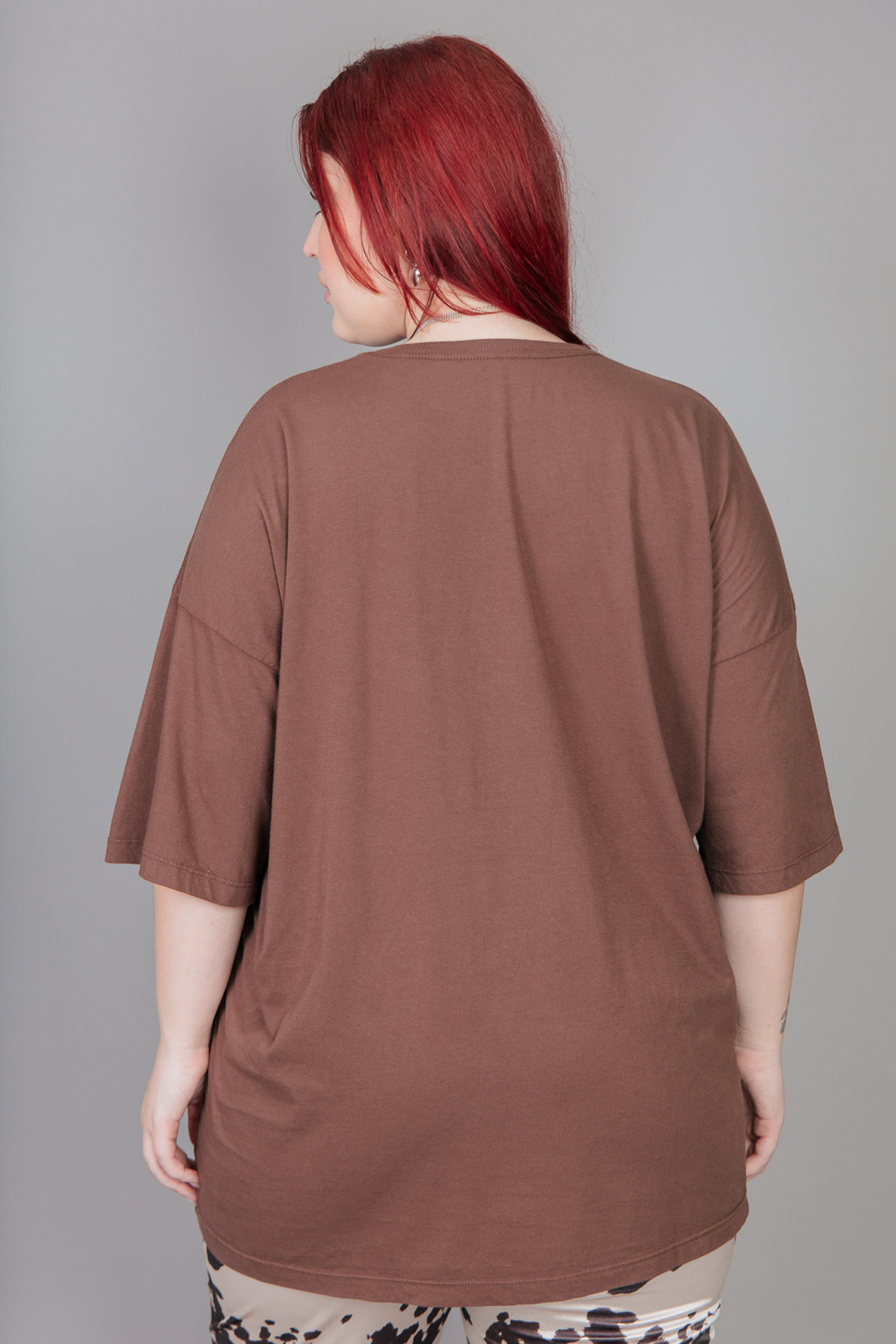 T-SHIRT OVERSIZED MARROM LISA BÁSICA