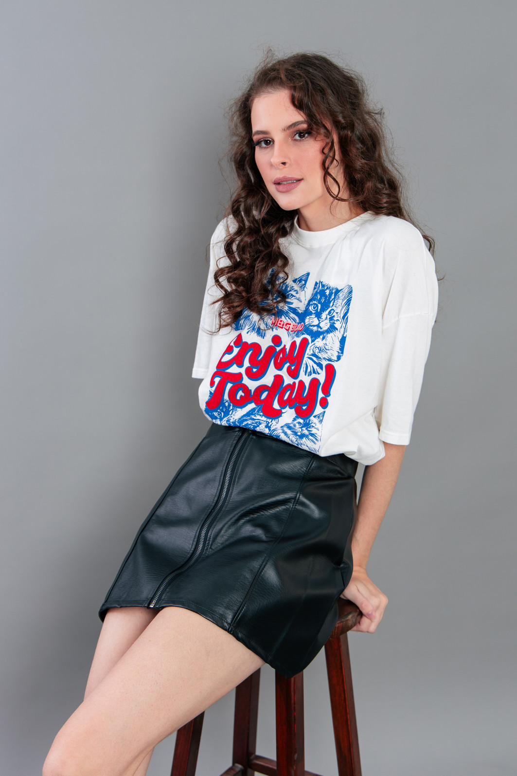 CAMISETA T-SHIRT VINTAGE OFF WHITE ENJOY TODAY CAMISETA T-SHIRT VINTAGE OFF WHITE ENJOY TODAY