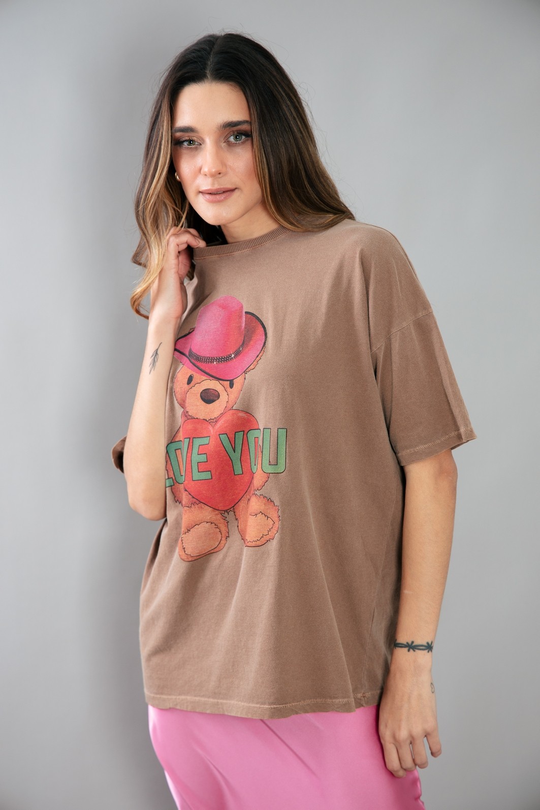 CAMISETA T-SHIRT OVERSIZED MARROM LOVE YOU CAMISETA T-SHIRT OVERSIZED MARROM LOVE YOU