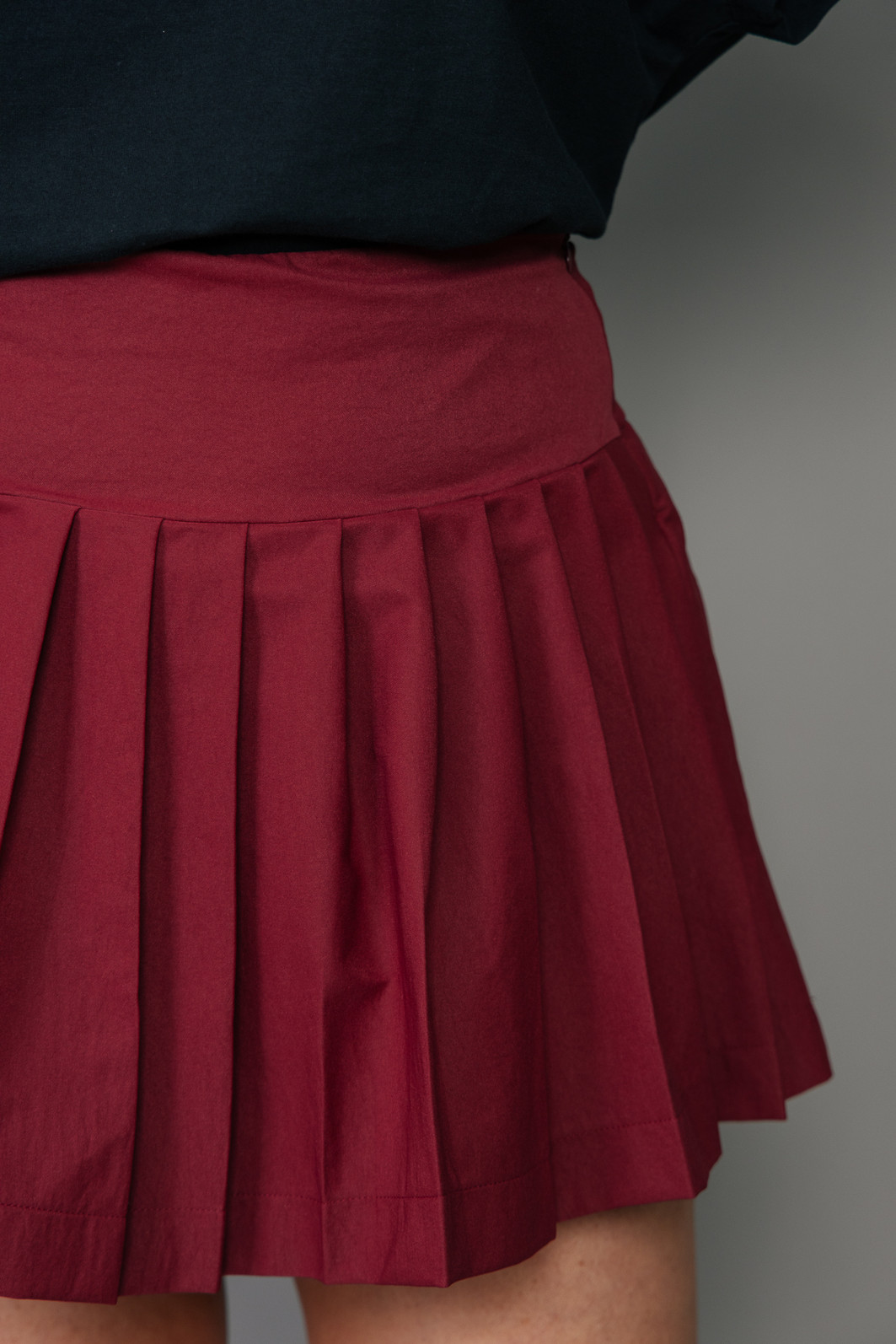 SHORT SAIA BORDÔ COM PREGAS