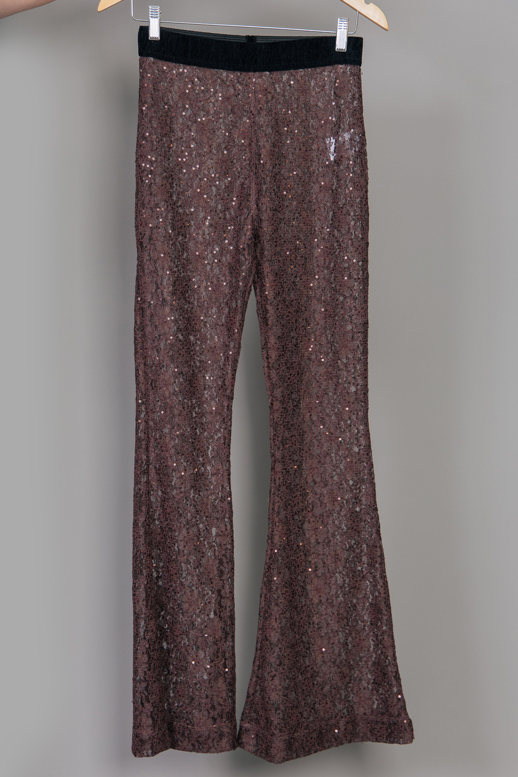 CALÇA DE RENDA TRANSPARENTE COM PAETÊ MARROM CALÇA DE RENDA TRANSPARENTE COM PAETÊ MARROM
