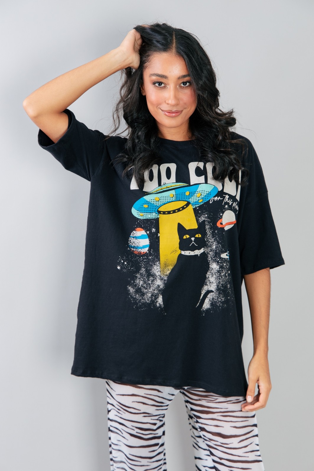 CAMISETA T-SHIRT OVERSIZED PRETA  TOO COOL CAMISETA T-SHIRT OVERSIZED PRETA  TOO COOL