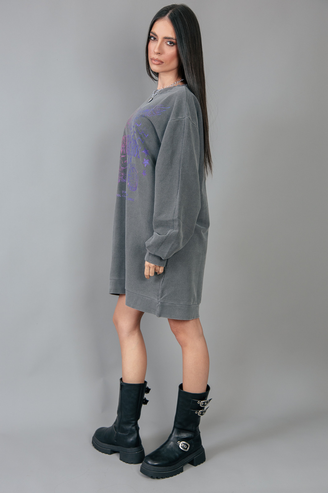 VESTIDO DE MOLETOM CHUMBO BORN TO RIDE VESTIDO DE MOLETOM CHUMBO BORN TO RIDE