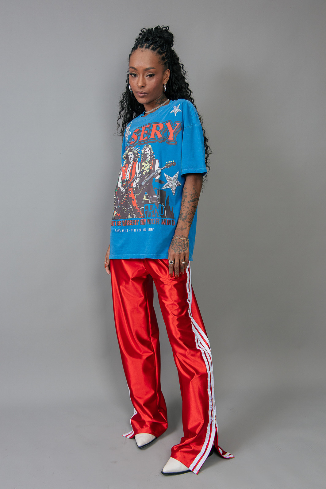 CALÇA SPORT VERMELHA COM LISTRAS CALÇA SPORT VERMELHA COM LISTRAS