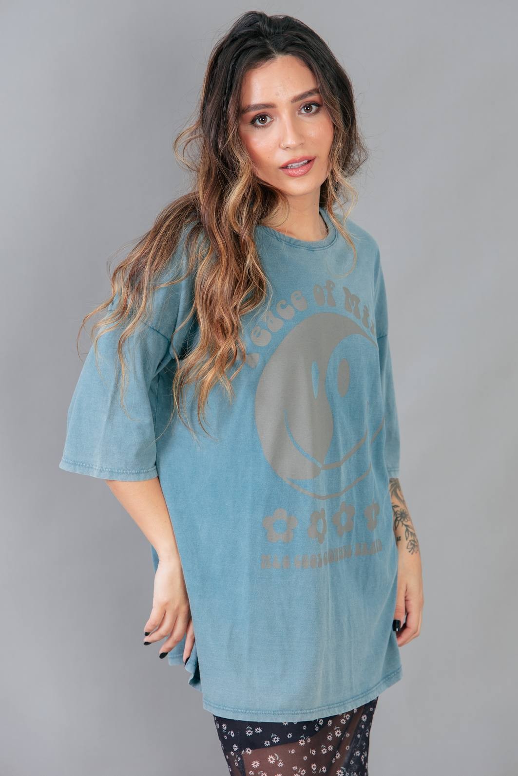 T-SHIRT OVERSIZED AZUL MARMORIZADO PEACE OF MIND T-SHIRT OVERSIZED AZUL MARMORIZADO PEACE OF MIND