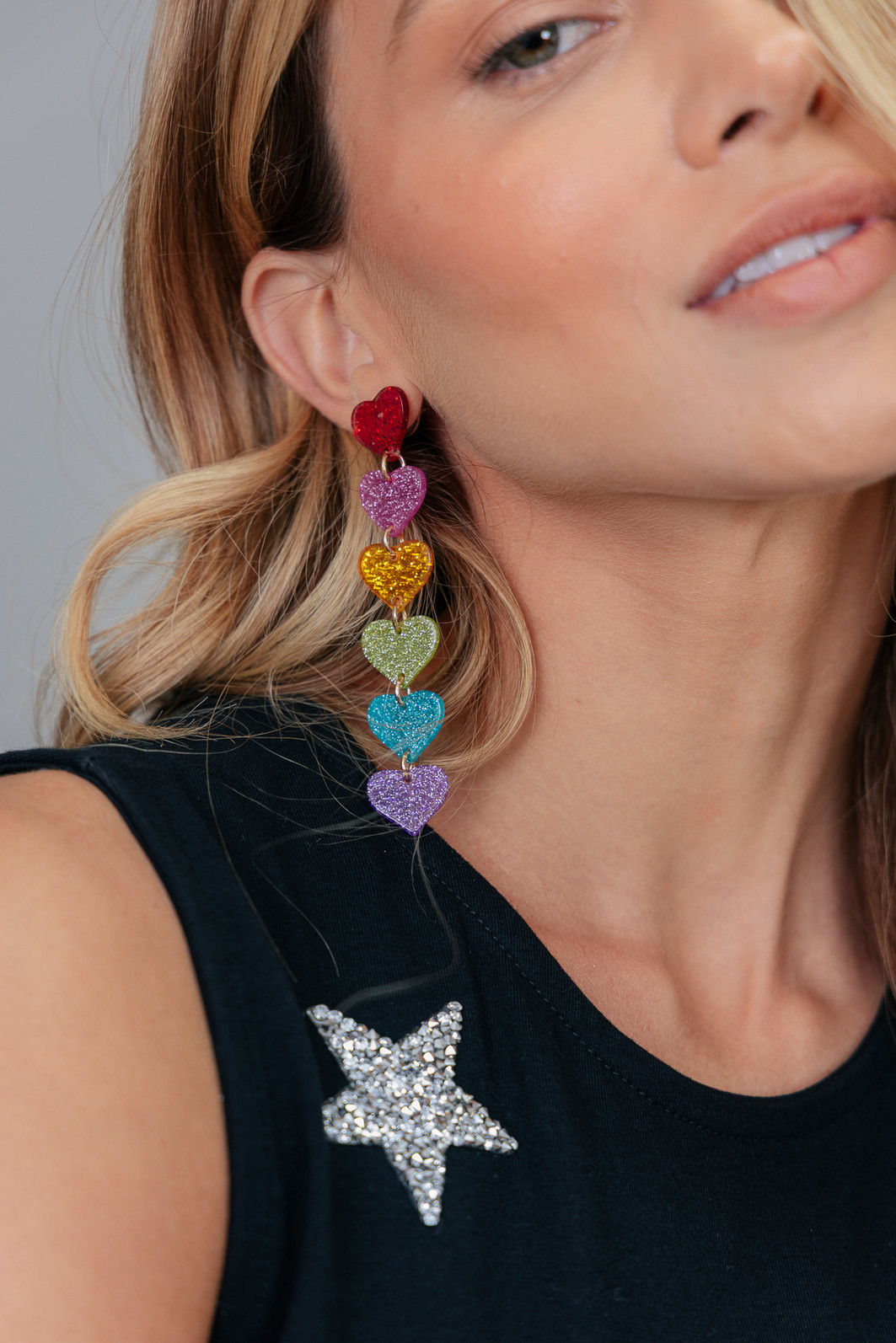 BRINCO CORAÇÕES COLORIDOS BRINCO CORAÇÕES COLORIDOS