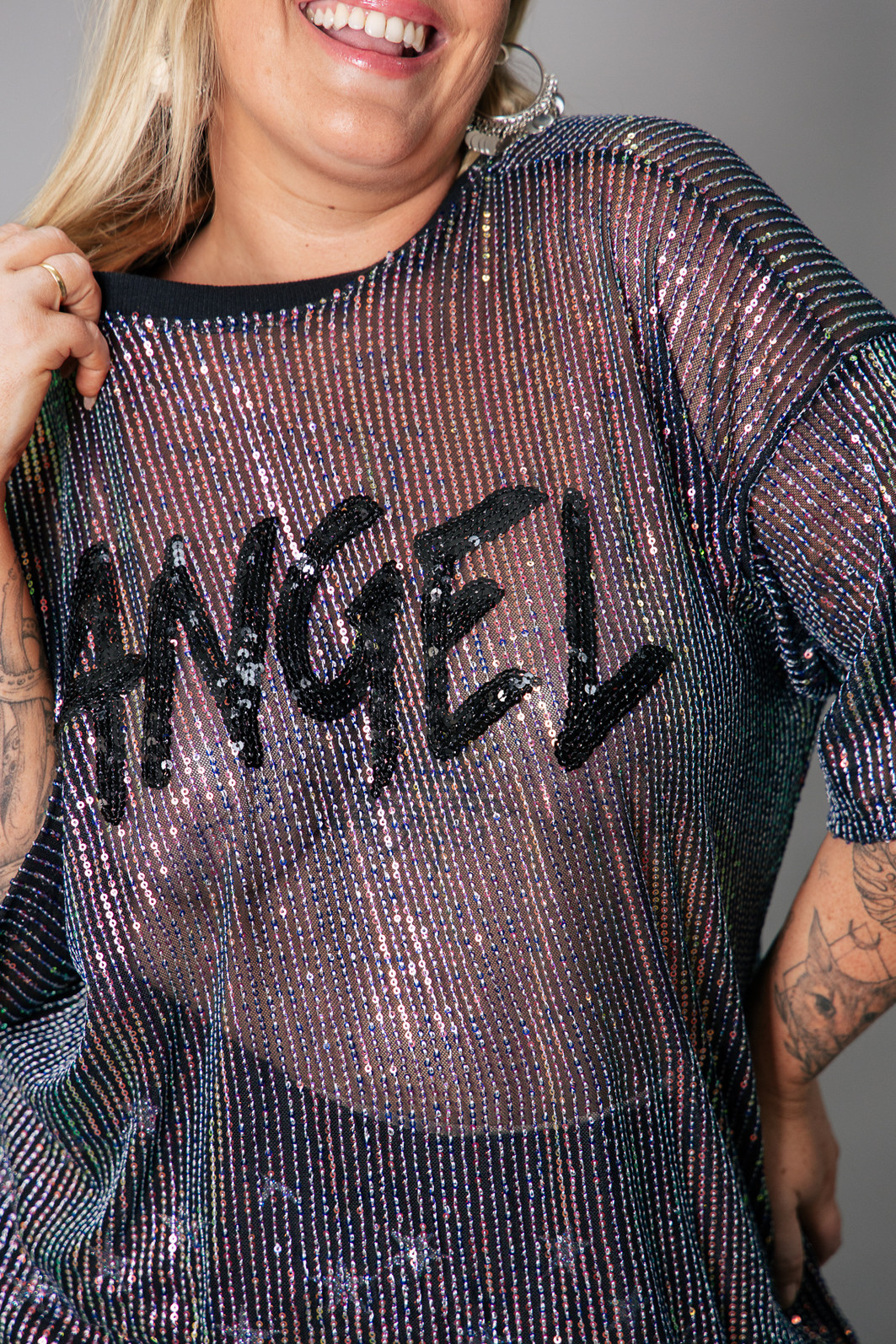 T-SHIRT OVERSIZED DE DE PAETÊS FURTACOR ANGEL T-SHIRT OVERSIZED DE DE PAETÊS FURTACOR ANGEL