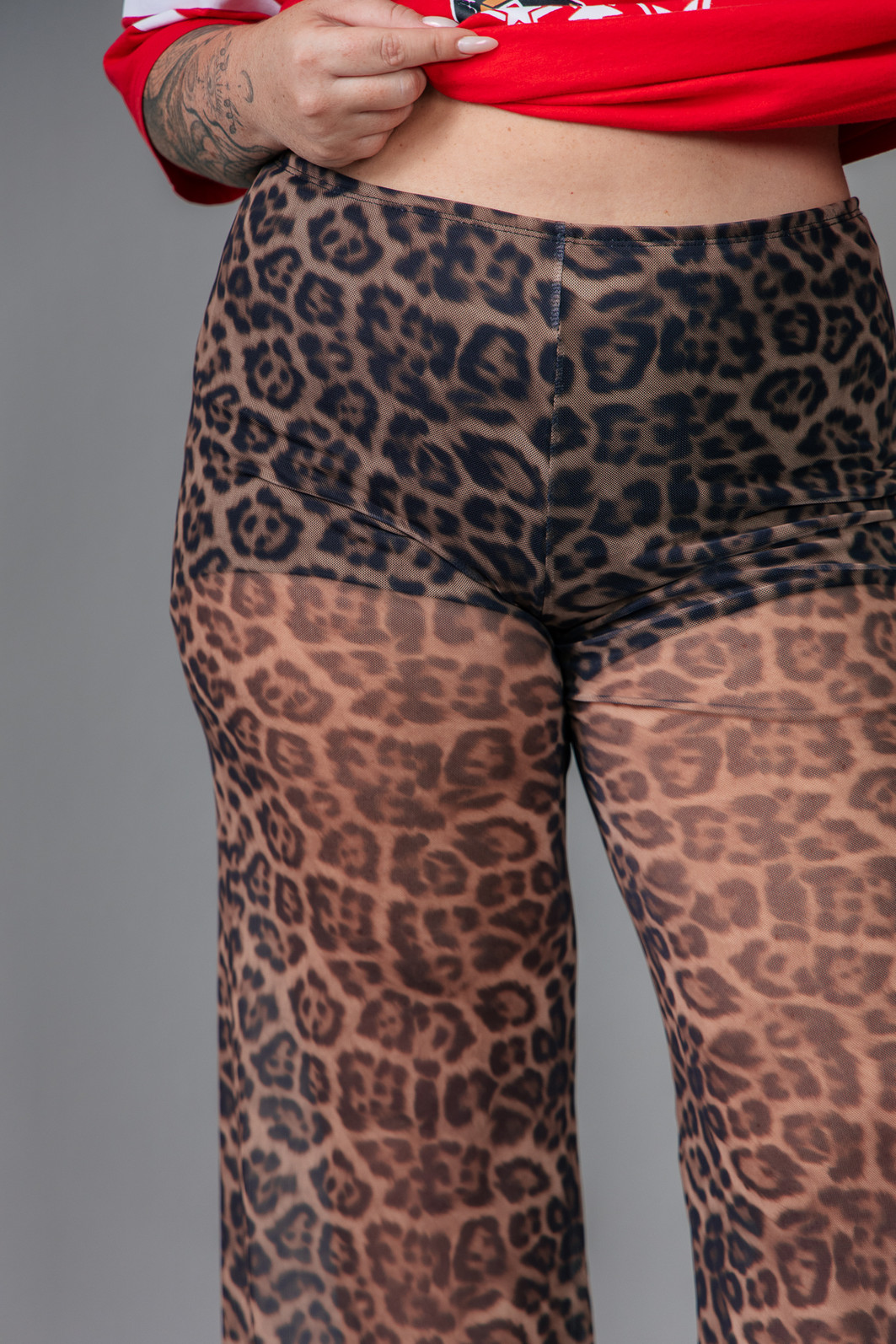 CALÇA ESTAMPA ONÇA NEW DE TULE COM FORRO CALÇA ESTAMPA ONÇA NEW DE TULE COM FORRO