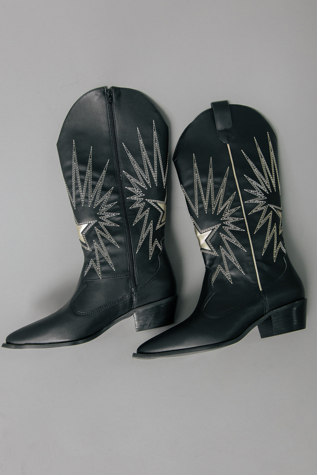 BOTA WESTERN BORDADA SPARKLE PRETA